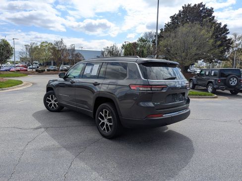 Used 2024 Jeep Grand Cherokee L Limited w/ Luxury Tech Group II image 7