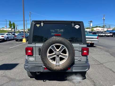 Used 2020 Jeep Wrangler Unlimited Sahara AWD/4WD image 6