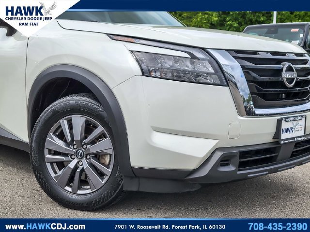 Used 2024 Nissan Pathfinder SV AWD/4WD image 3