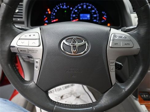Used 2010 Toyota Camry XLE image 17