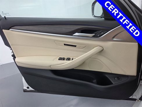 Certified 2023 BMW 530i w/ Convenience Package image 39