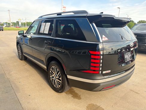Used 2026 Hyundai Palisade SEL FWD image 4