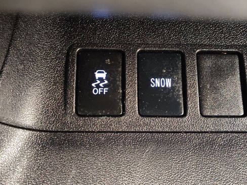 Used 2019 Toyota Highlander LE image 30