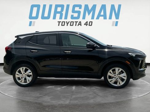 Used 2025 Buick Encore GX Preferred AWD/4WD image 8