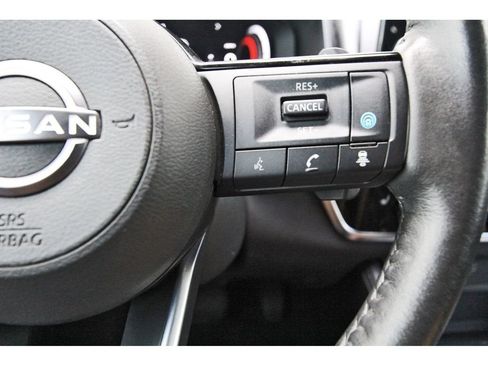 Certified 2022 Nissan Rogue Platinum w/ Head-Up Display Package FWD image 16