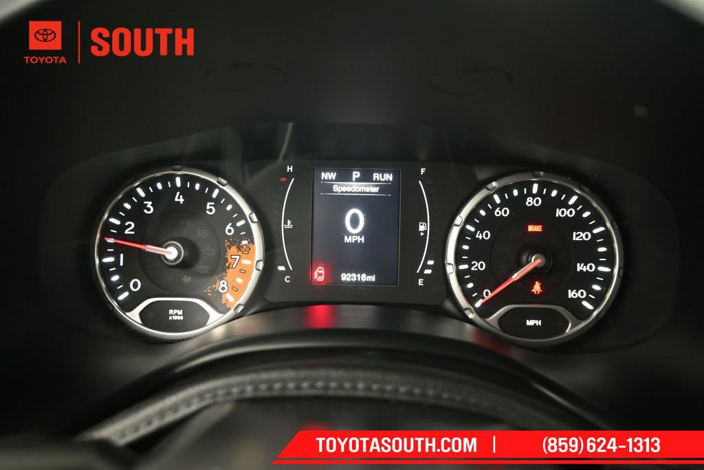 Used 2016 Jeep Renegade Latitude w/ Safety & Security Group FWD image 12