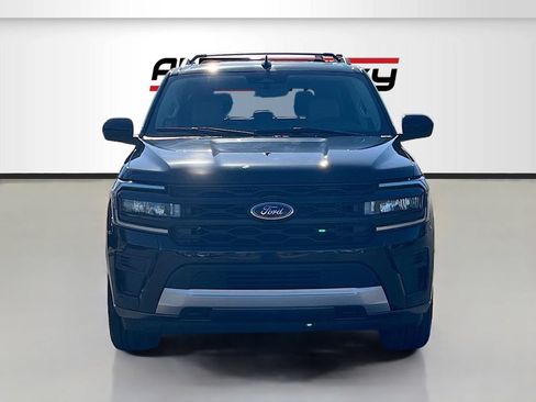 Used 2022 Ford Expedition XLT AWD/4WD image 2