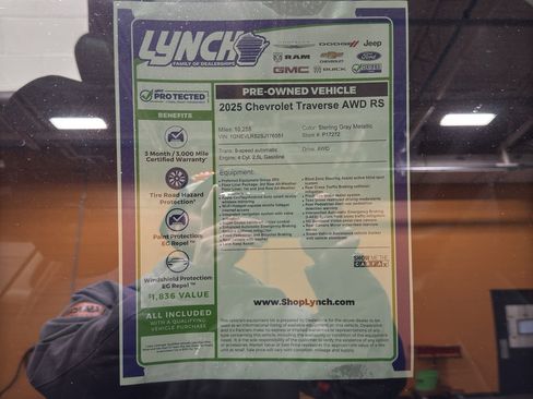 Used 2025 Chevrolet Traverse RS image 46