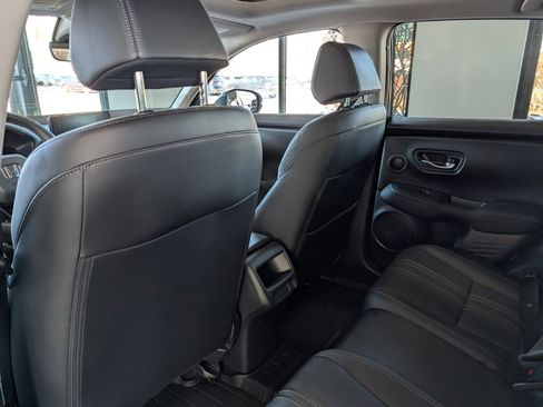Used 2025 Honda HR-V EX-L image 12