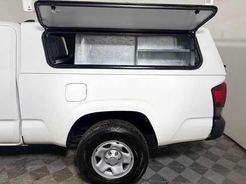 Used 2023 Toyota Tacoma SR RWD image 4