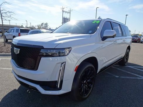 Used 2024 Cadillac Escalade ESV Sport Platinum w/ LPO, ONYX Package image 8