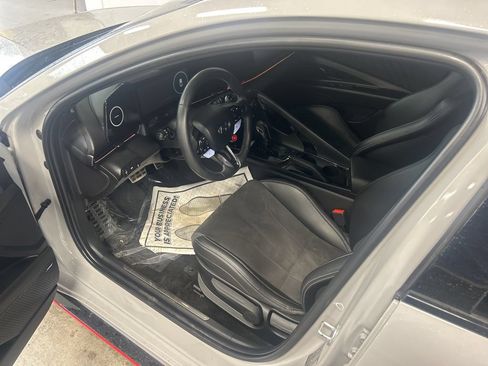Used 2022 Hyundai Elantra N FWD image 3