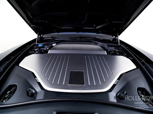 New 2025 Rolls-Royce Spectre Black Badge w/ Spectre Enhancement Package image 32