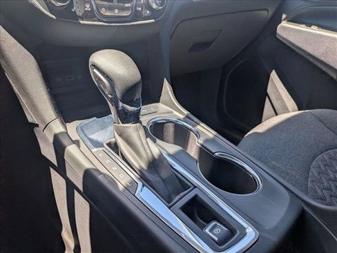 Used 2022 Chevrolet Equinox LT FWD image 11