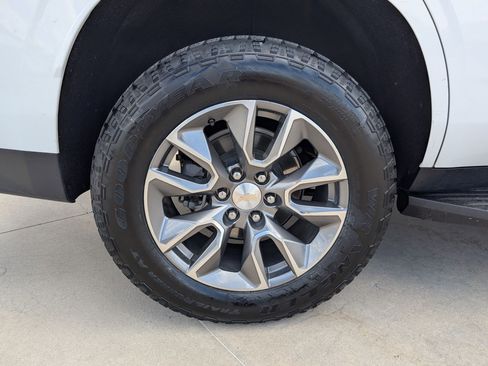 Used 2021 Chevrolet Tahoe LT w/ Luxury Package AWD/4WD image 13