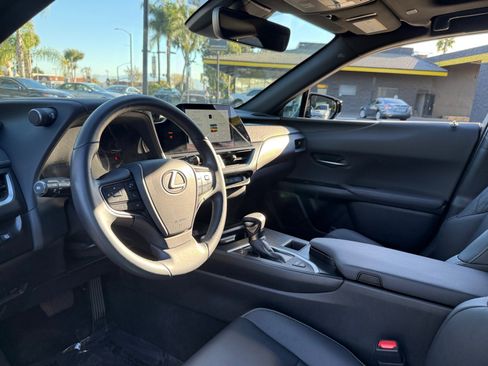 Used 2024 Lexus UX 250h image 15