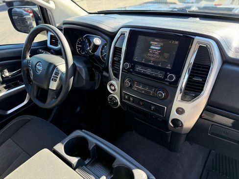 Used 2021 Nissan Titan SV image 8