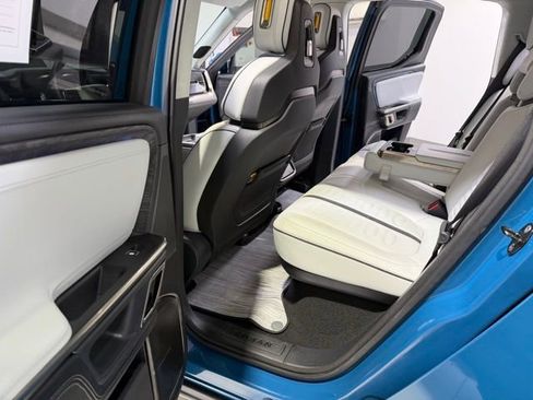 Used 2022 Rivian R1T Adventure image 14