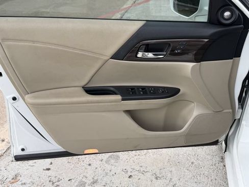 Used 2016 Honda Accord EX-L image 10