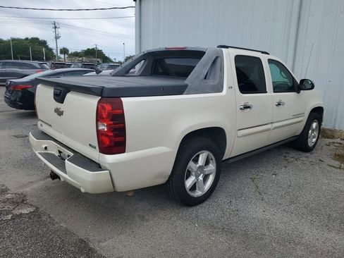 Used 2008 Chevrolet Avalanche LTZ w/ LTZ Preferred Equipment Group AWD/4WD image 4