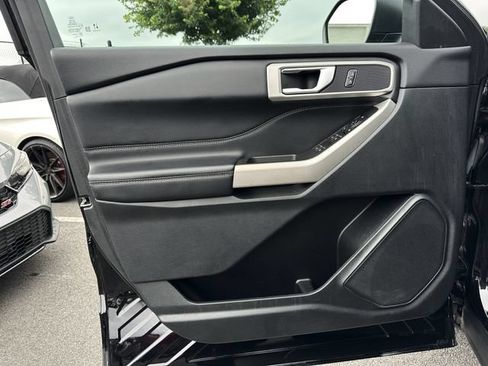 Used 2023 Ford Explorer XLT RWD image 10