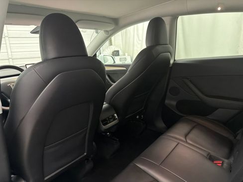Used 2022 Tesla Model Y Long Range AWD/4WD image 21
