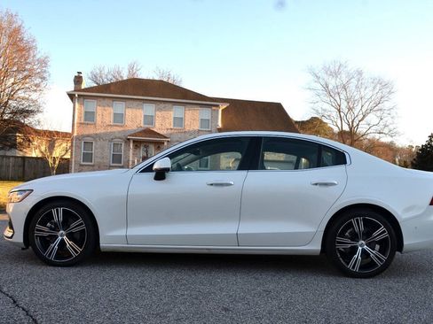 Used 2022 Volvo S60 B5 Inscription FWD image 10