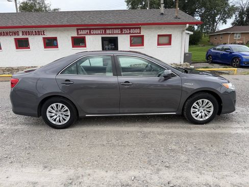 Used 2014 Toyota Camry LE FWD image 2