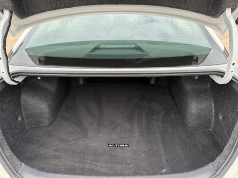 Used 2025 Nissan Altima 2.5 SV FWD image 31