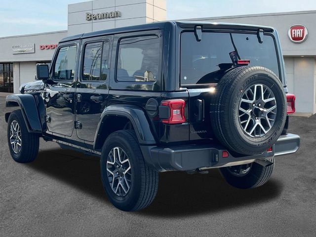 Used 2025 Jeep Wrangler Unlimited Sahara AWD/4WD image 5