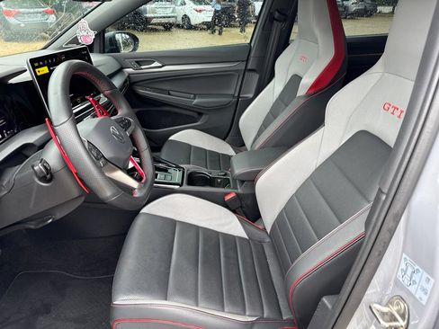 Used 2025 Volkswagen GTI SE FWD image 10