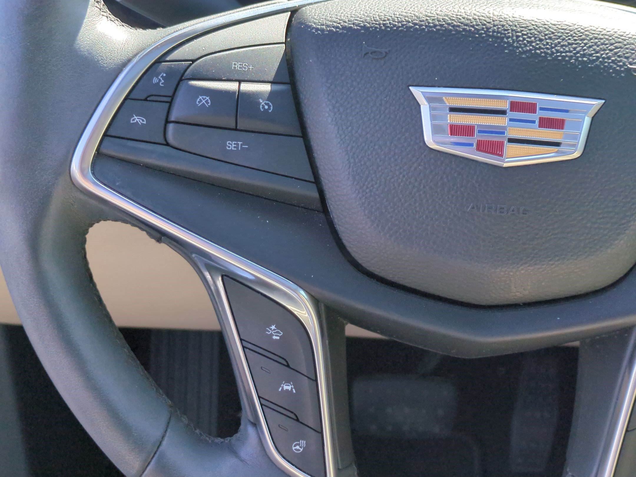 Used 2017 Cadillac XT5 Premium Luxury FWD image 16
