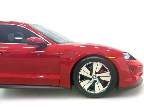 Used 2022 Porsche Taycan 4S image 11