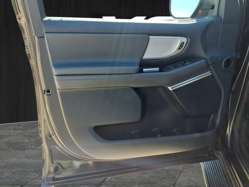 Used 2025 Ford Expedition Active AWD/4WD image 24
