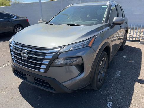 Certified 2024 Nissan Rogue SV w/ SV Premium Package FWD image 2