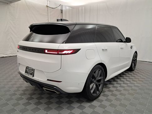 Used 2024 Land Rover Range Rover Sport Dynamic SE image 3