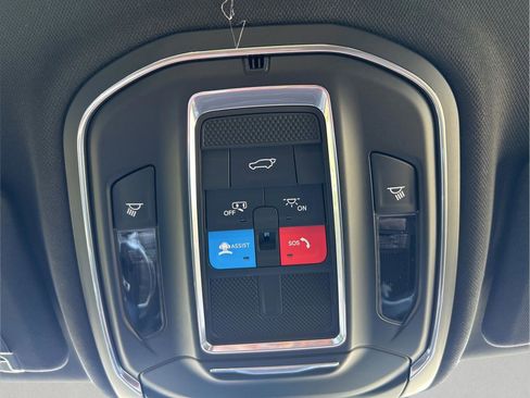New 2026 Jeep Grand Cherokee Limited RWD image 23