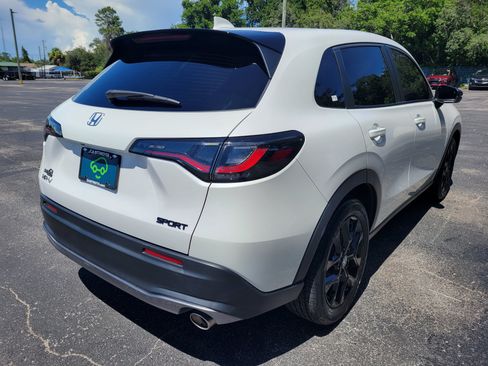 Used 2025 Honda HR-V Sport image 5