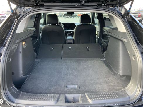 Used 2025 Chevrolet Trax LT FWD image 9