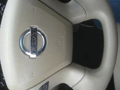 Used 2014 Nissan Pathfinder S image 22