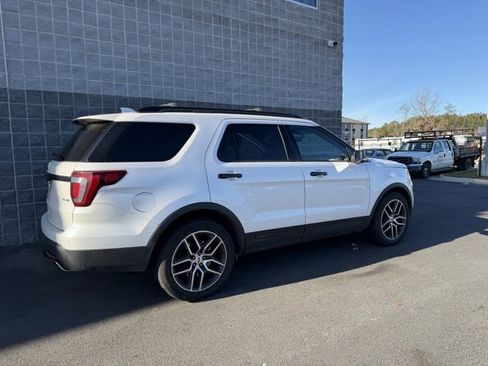 Used 2017 Ford Explorer Sport w/ Equipment Group 401A image 3
