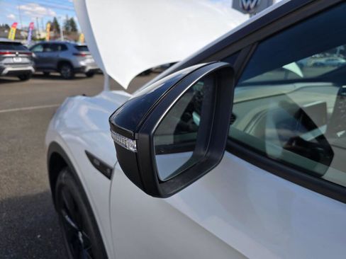 New 2026 Volkswagen ID.4 Pro S image 13