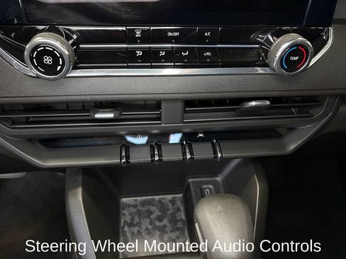 Used 2023 Chevrolet Colorado W/T RWD image 18