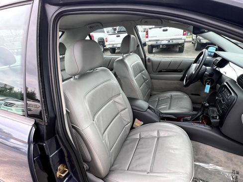 Used 1997 Cadillac Catera image 40