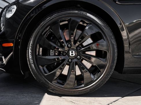 Used 2024 Bentley Flying Spur V8 AWD/4WD image 3