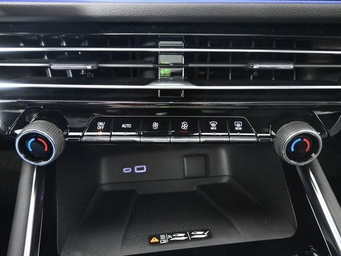 New 2026 Chevrolet Traverse High Country w/ LPO, Floor Liner Package image 30