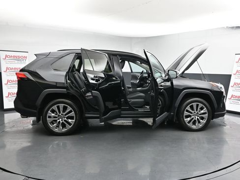 Used 2023 Toyota RAV4 XLE Premium image 41