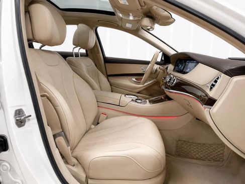 Used 2017 Mercedes-Benz S 550 Sedan image 21