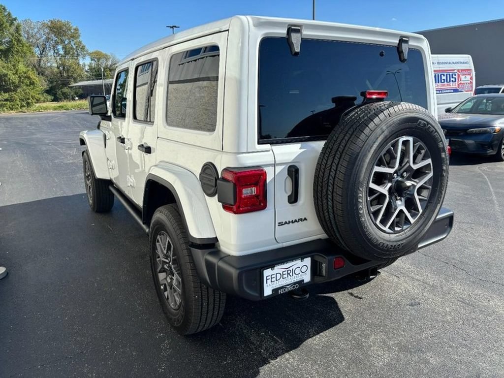 Used 2025 Jeep Wrangler Unlimited Sahara AWD/4WD image 6
