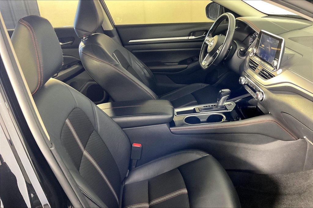 Used 2024 Nissan Altima 2.5 SR FWD image 9